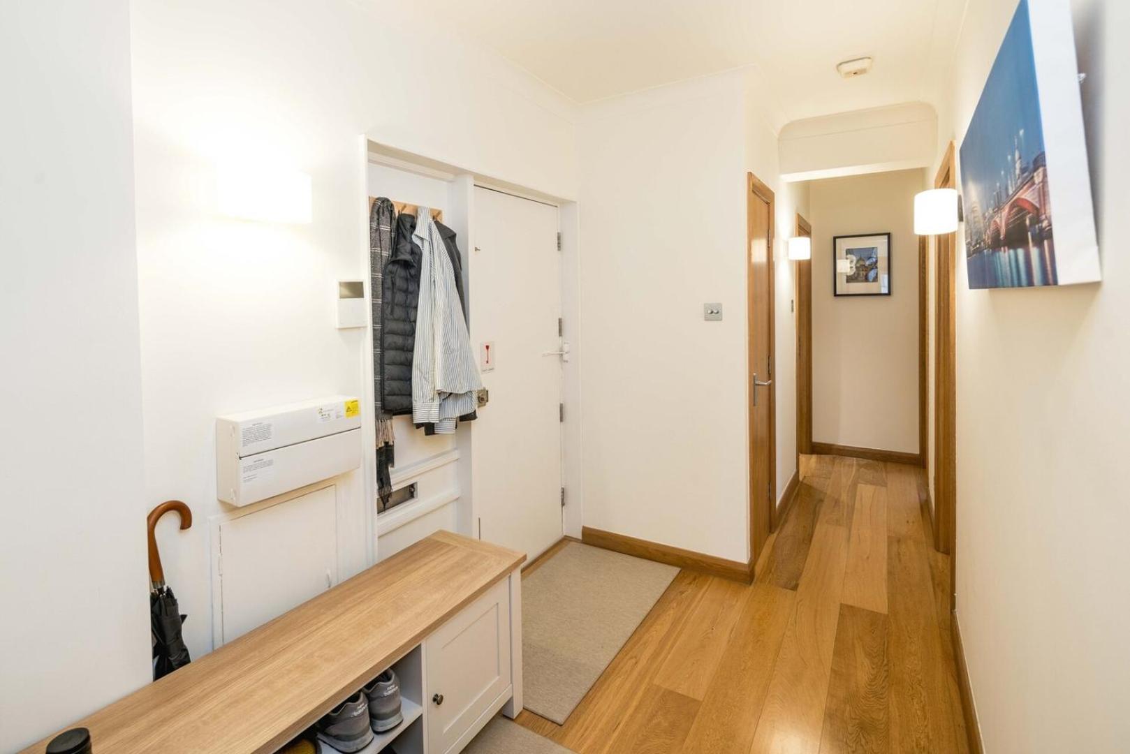 Apartament Bright 2-bed Flat Near St Paul's